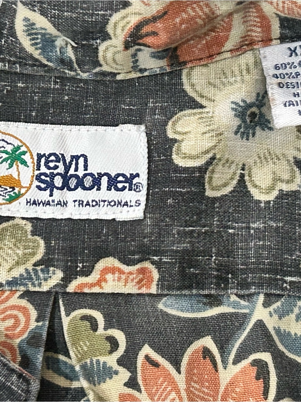Reyn Spooner Charcoal Floral Camp Shirt with Peach & Cream Blooms XXL - Picture 5 of 7